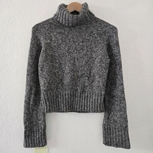 Cropped Q&A Turtleneck Grey Sweater